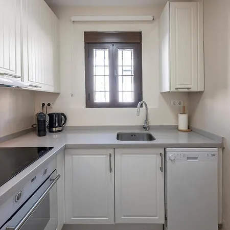 Charming House 2br With Patio, Pool And Parking Marbella