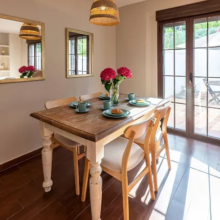 בית נופש Charming House 2br With Patio, Pool And Parking מארבלה