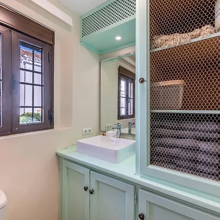 Charming House 2br With Patio, Pool And Parking * מארבלה