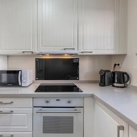 Charming House 2br With Patio, Pool And Parking * Marbella