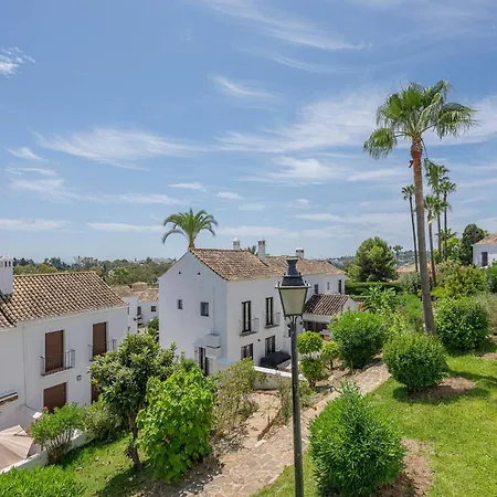 Charming House 2br With Patio, Pool And Parking Holiday home *