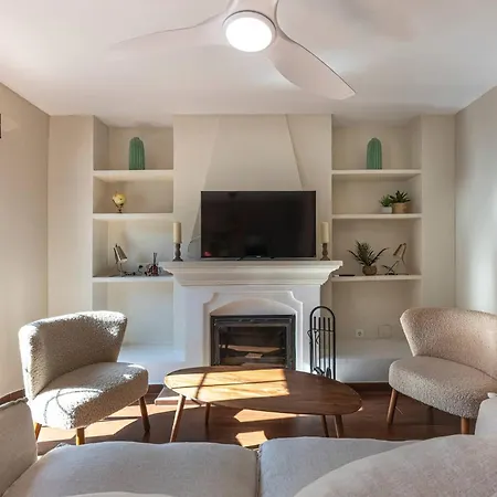 Charming House 2br With Patio, Pool And Parking Μαρμπέλλα